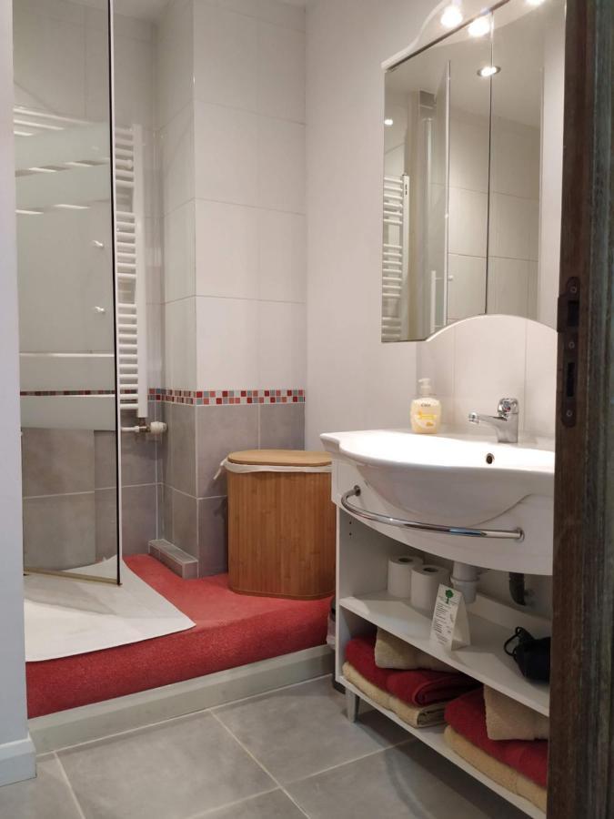 Le Jardin B&B Isigny-le-Buat Exterior foto