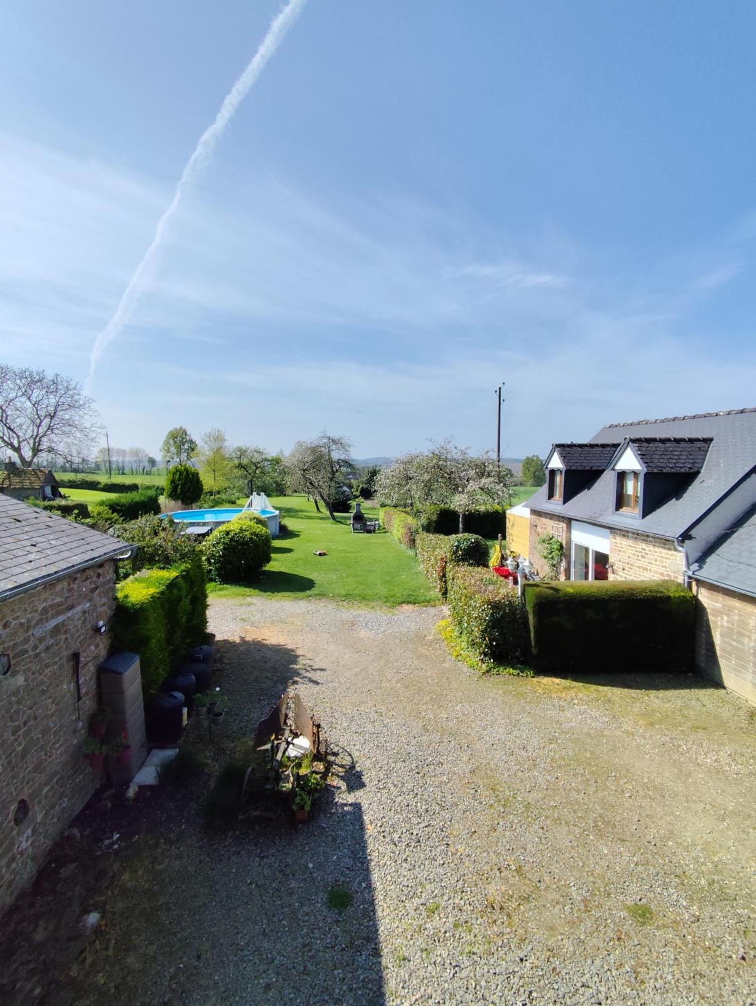 Le Jardin B&B Isigny-le-Buat Exterior foto