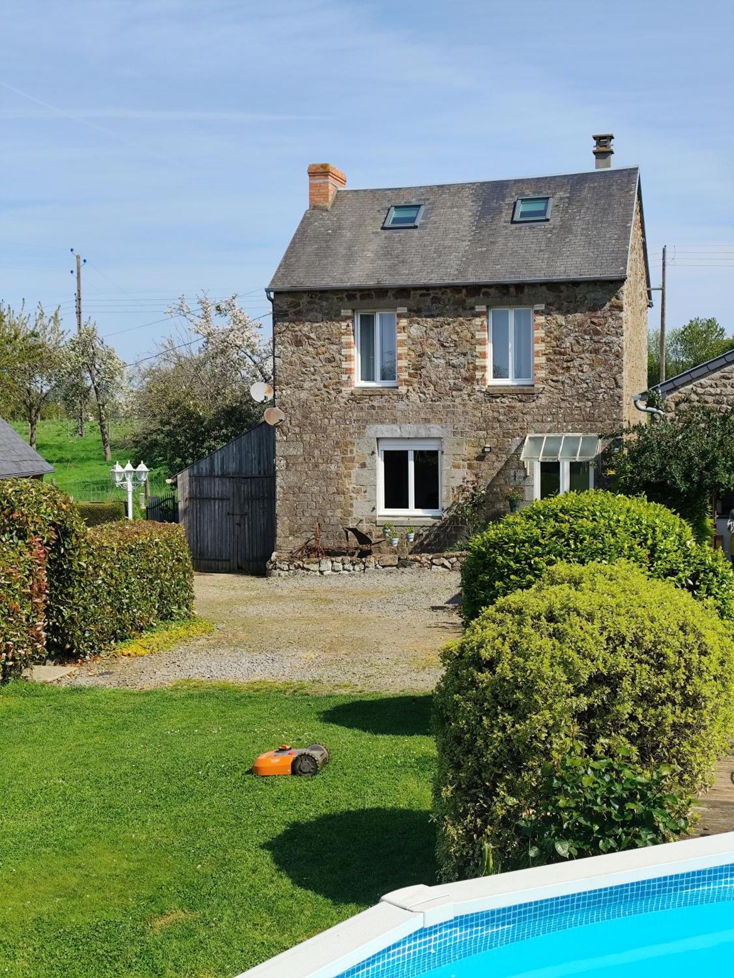 Le Jardin B&B Isigny-le-Buat Exterior foto