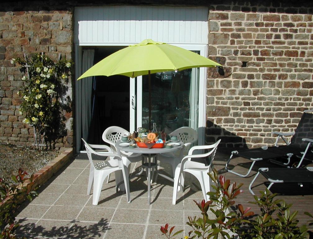 Le Jardin B&B Isigny-le-Buat Zimmer foto