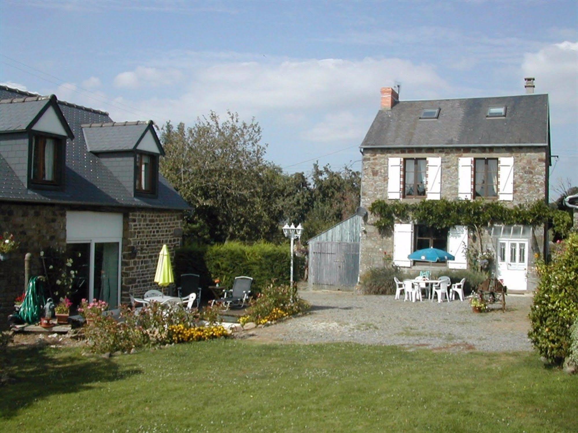 Le Jardin B&B Isigny-le-Buat Exterior foto