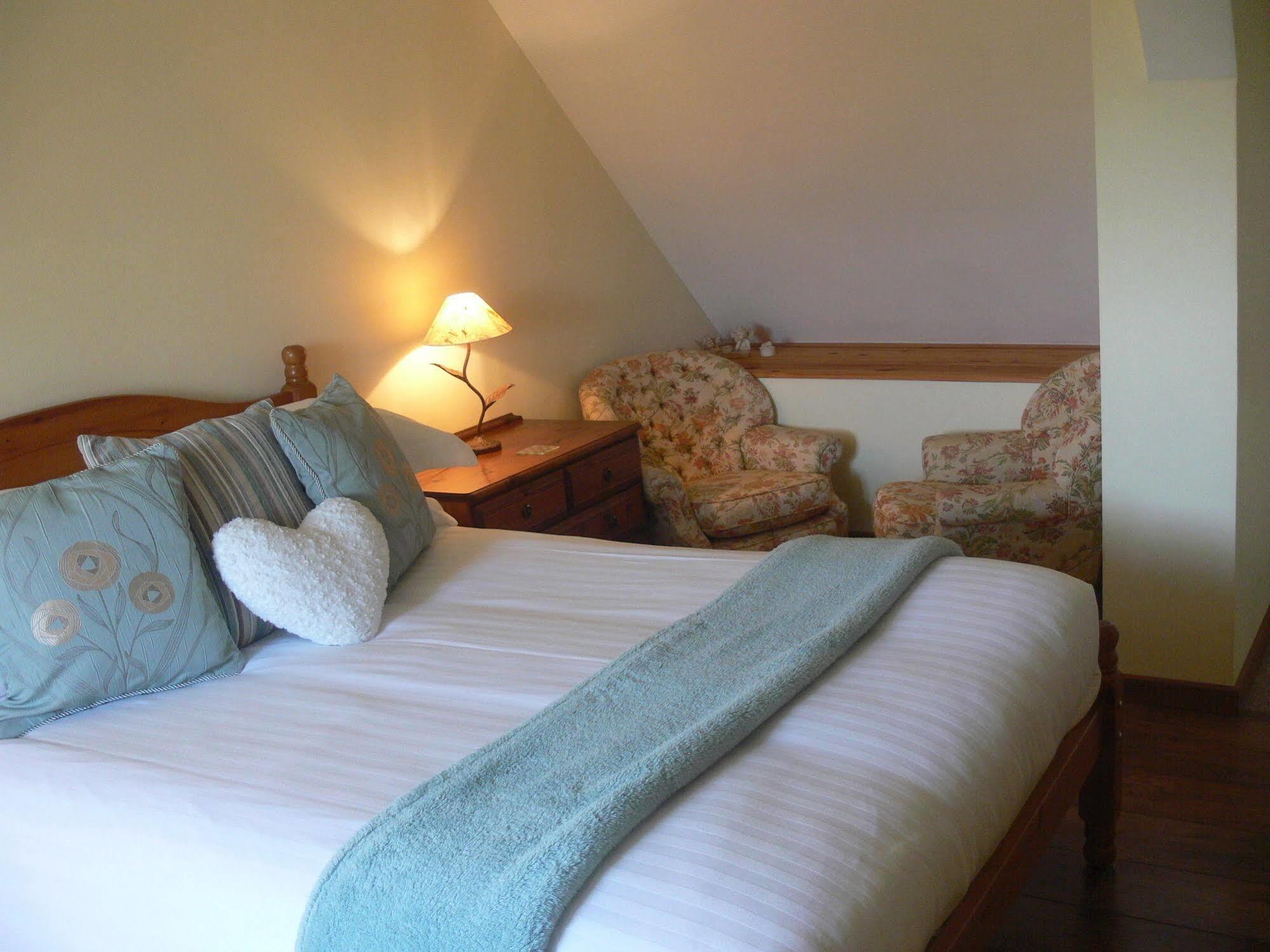 Le Jardin B&B Isigny-le-Buat Exterior foto