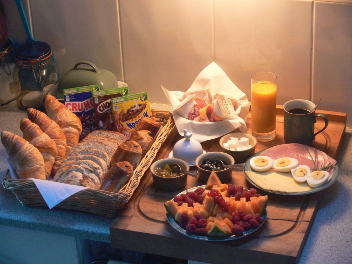 Le Jardin B&B Isigny-le-Buat Exterior foto