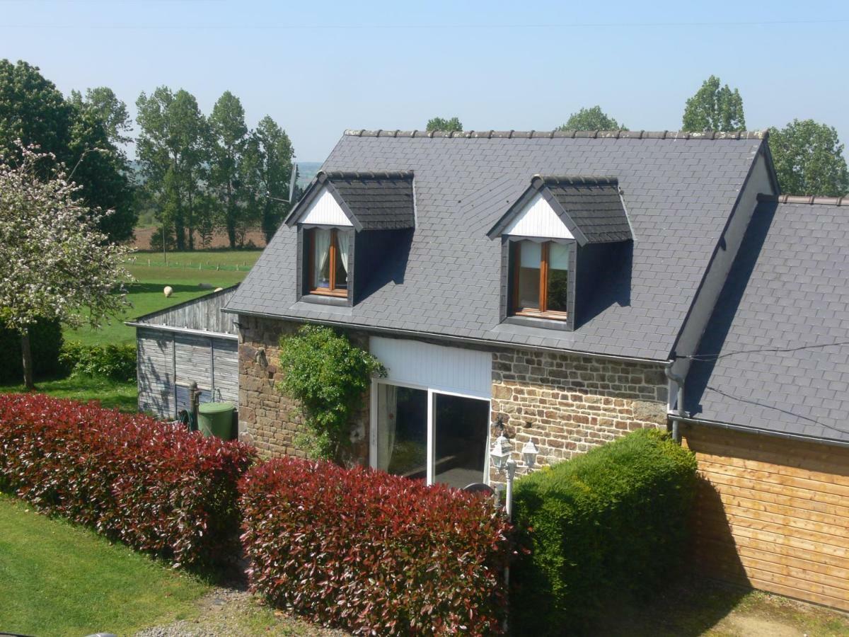 Le Jardin B&B Isigny-le-Buat Exterior foto